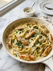 Easy Dinner Chicken Alfredo: Perfect 30-Minute Creamy Pasta