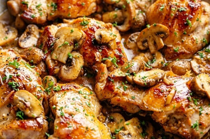 Garlic Mushroom Chicken Thighs in 30 Minutes: The Best Creamy One-Pan Dinner